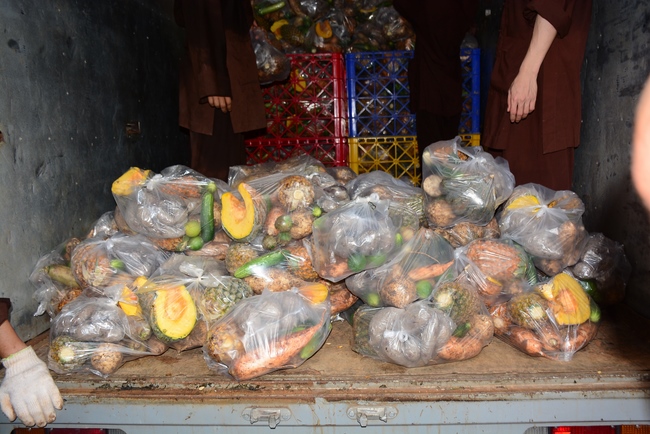 Chùa Hoằng Pháp: Tiếp tục hỗ trợ người dân khó khăn trong đại dịch Covid (đợt 8)